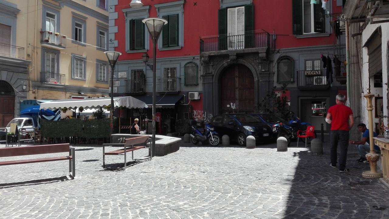 Sotto Le Stelle Ai Decumani Acomodação com café da manhã Nápoles Exterior foto